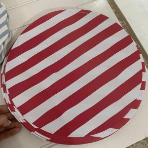 PLATO DE SITIO  DE PAPEL  RAYAS ROJAS Y BLANCAS
