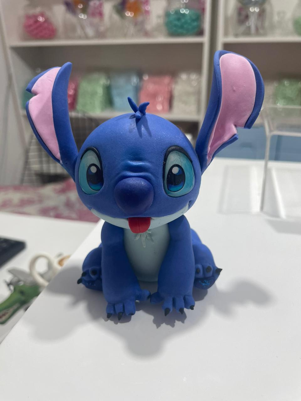 ADORNO DE TORTA EN PORCELANA STICH