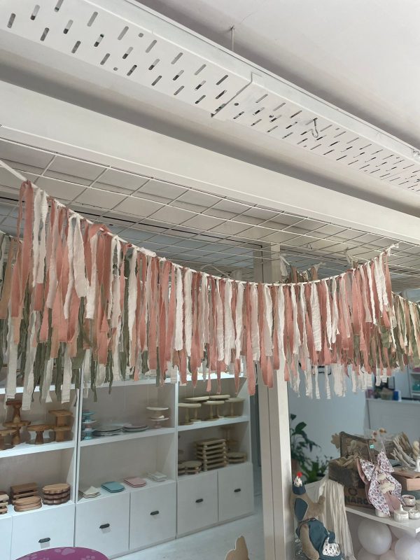 CORTINA GUIRNALDA  DE TELA SHABBY  ROSA Y CRUDO - Imagen 3