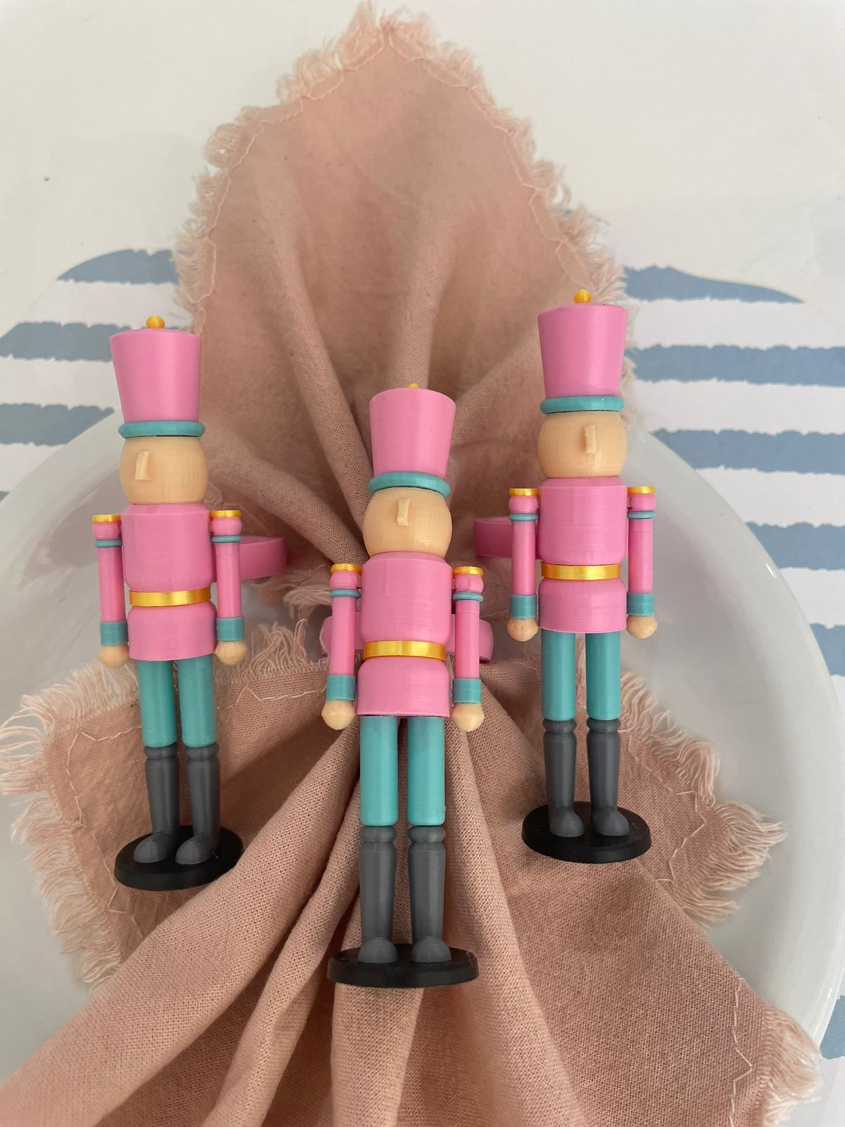 CASCANUECES SERVILLETERO – ANILLO DE SERVILLETA (set de 3 unidades)