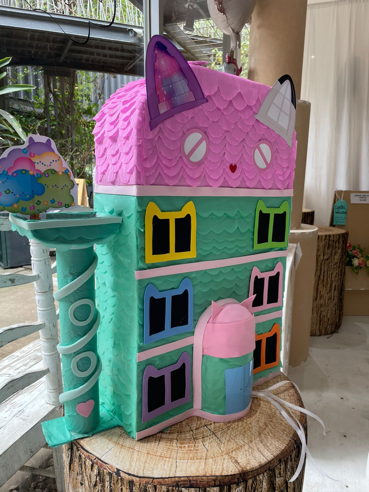 MEGA PIÑATA ARTESANAL LA CASA DE MUÑECAS DE GABBY