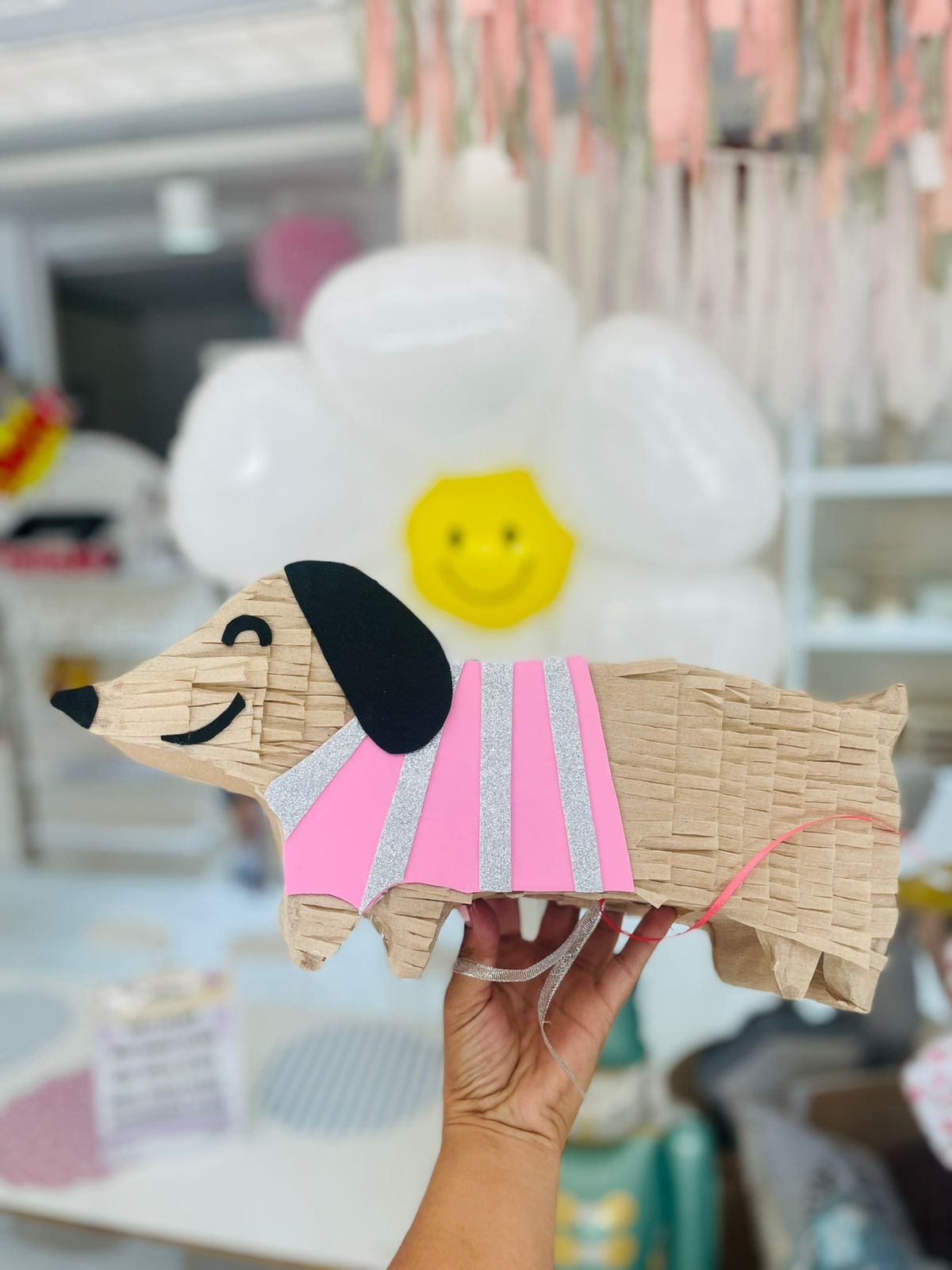MINI PIÑATA  ARTESANAL PERRO SALCHICHA